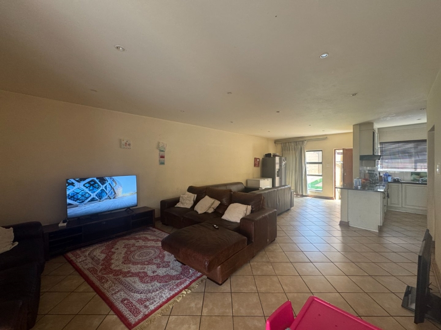 3 Bedroom Property for Sale in Birdwood Estate North West